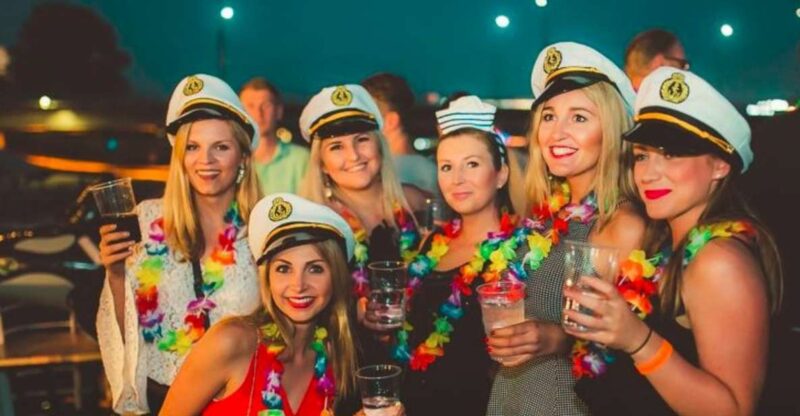 Krakow: Boat Party with Unlimited Drinks - Key Points