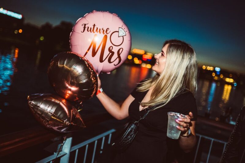 Krakow: Boat Party with Unlimited Drinks - The Photo Booth and Capture the Night