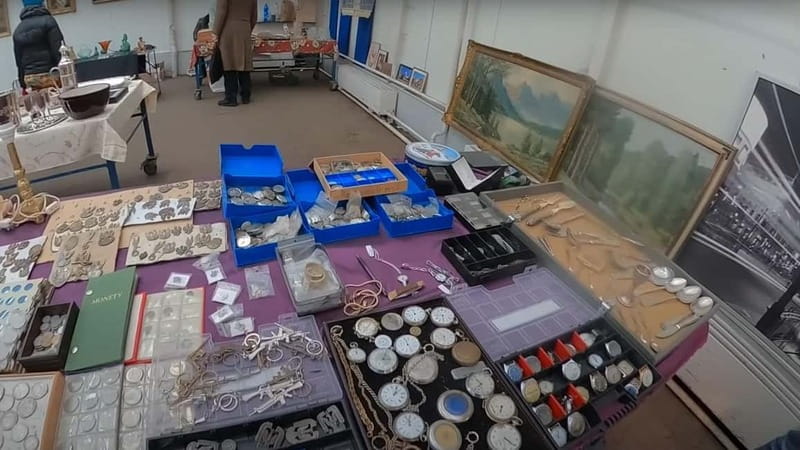 Kraków CommunistFleaMarketTour+CollectorsBoost - Visiting Balicka Flea Market for Vintage Treasure Hunting