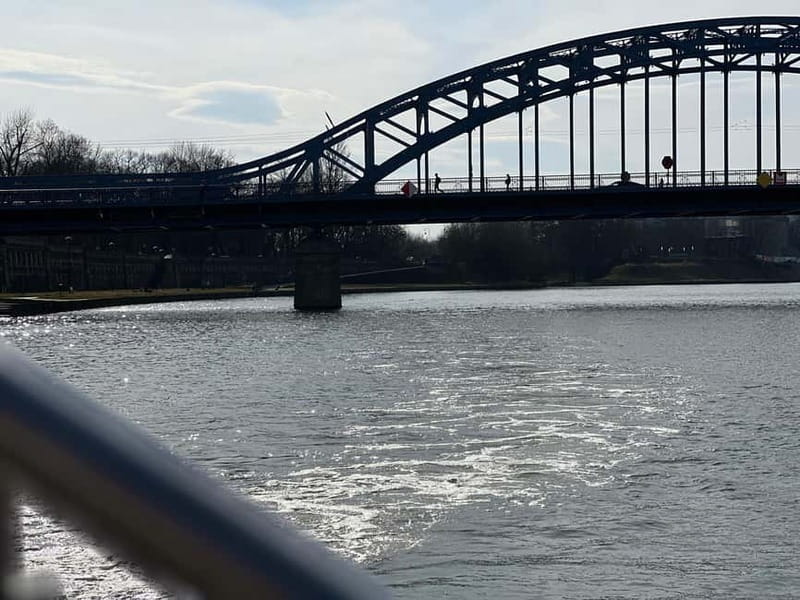 Krakow: Day or Night Vistula River Cruise with Audio Guide - Key Points