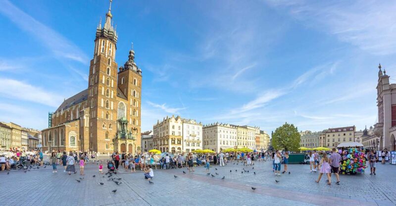 Krakow: Electric Car Sightseeing Tour - Discover why the Krakow: Electric Car Sightseeing Tour is a smart choice for a quick, eco-friendly introduction to the city’s most famous spots