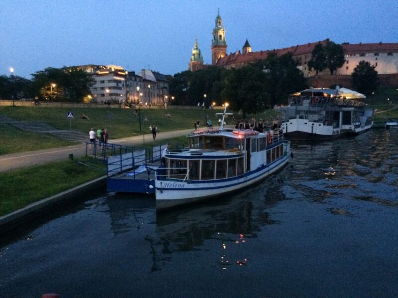 Krakow: Evening Cruise with a Glass of Wine - Drinks and Refreshments Options