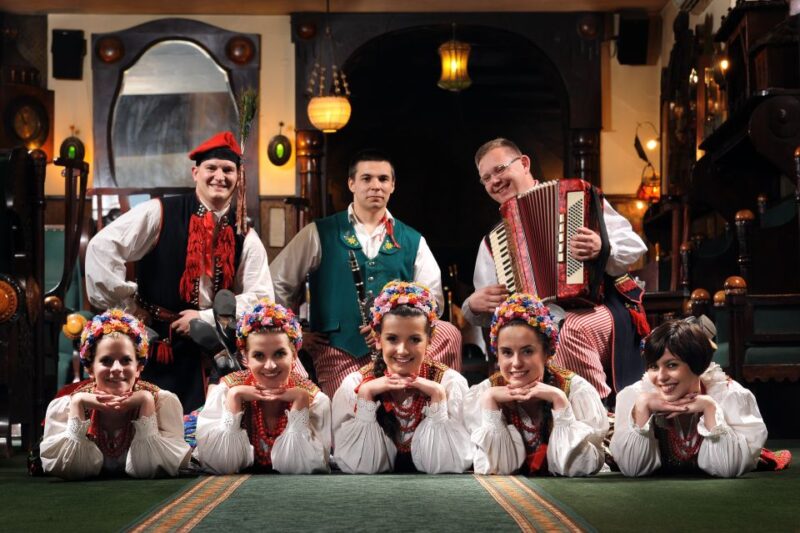 Krakow: Folk Show & 3-Course Dinner at Jama Michalika Café - Engaging Folk Performances with Audience Participation