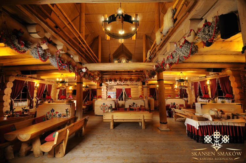 Krakow: Full Traditional Polish Dinner & Folk Show - The Polish Menu: Food and Drinks Highlights