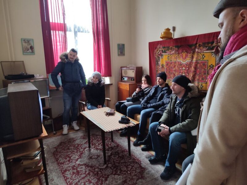 Krakow: Guided Tour to Nowa Huta on Commie Retro Van - Short Stops at Ignacego Mocickiego 25 and Other Key Locations