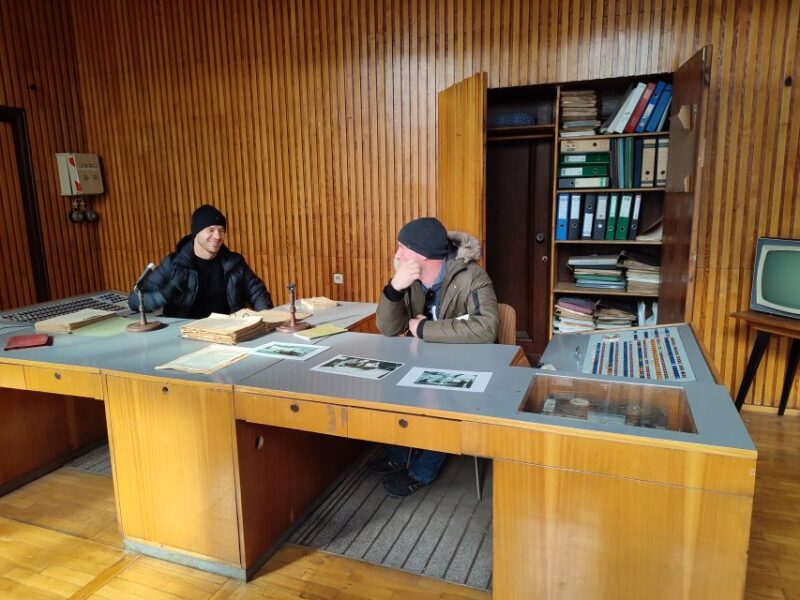 Krakow: Guided Tour to Nowa Huta on Commie Retro Van - The Return Journey and Photo Opportunities