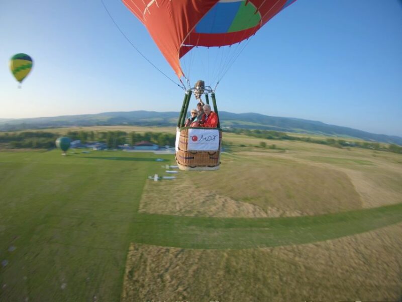 Kraków: Hot Air Balloon Exclusive Tour with Champagne - What the Flight Looks Like and What You’ll See