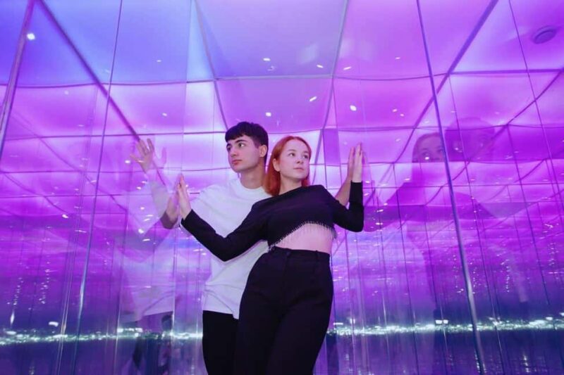 Krakow in Lens VR Experience, Glass Maze and Vortex Tunnel - Exploring Krakow with Virtual Reality in 1650