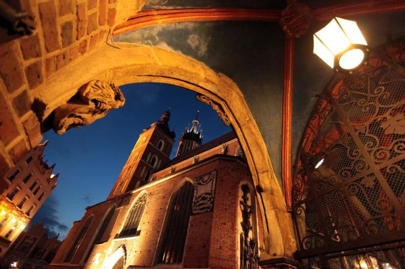 Krakow: John Paul II Guided Tour with Wawel Castle Entry - Key Points