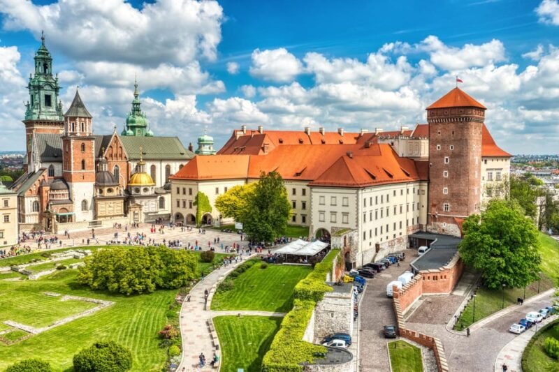 Krakow: John Paul II Guided Tour with Wawel Castle Entry - Practical Details and Group Experience