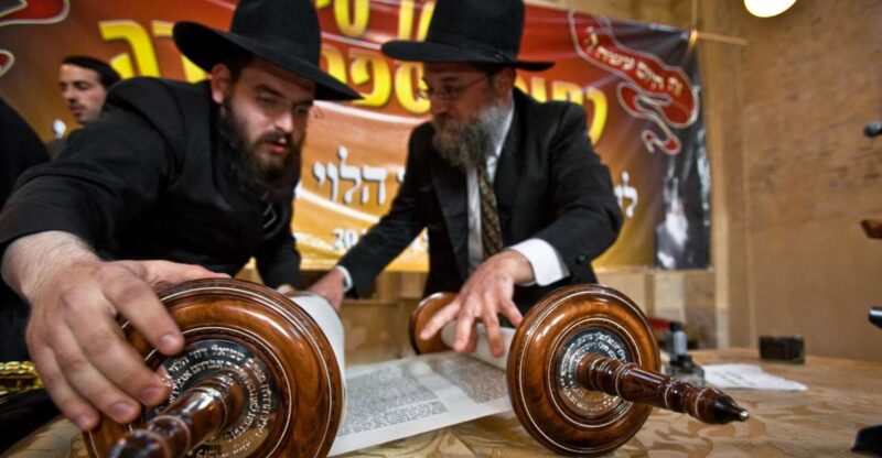 Krakow: Kazimierz Jewish District Private Guided Tour - The Role of the Jewish Community Today