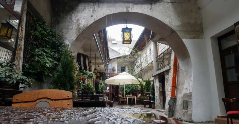 Krakow: Kazimierz, Schindler's Factory & Ghetto with Guide - Key Points