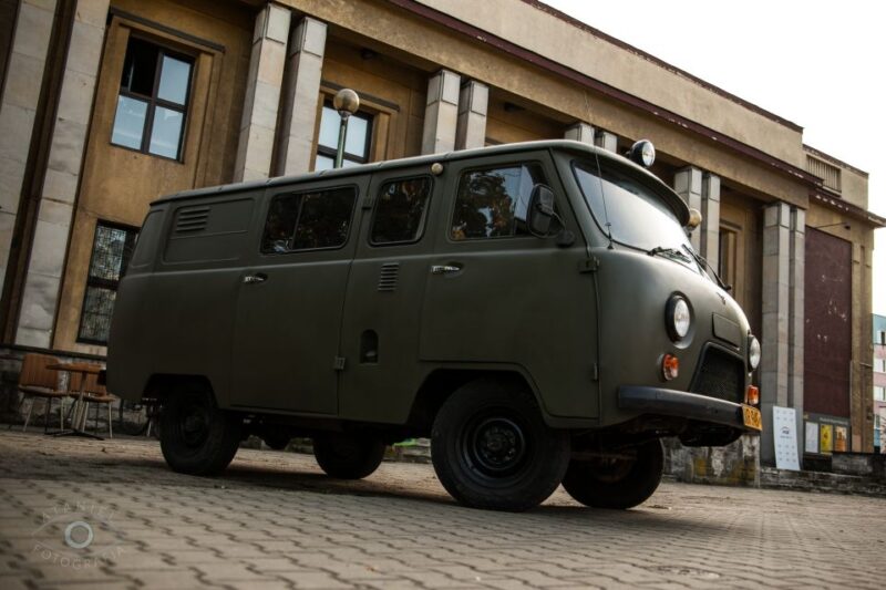 Krakow: Nowa Huta Guided Tour in Vintage Car - The Extended Tour Option: More Time for Exploration