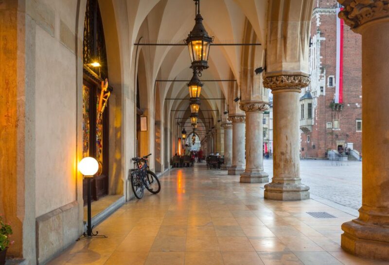 Krakow Old Town and Cloth Hall Private Guided Tour - The Sum Up: A Well-Rounded, Personalized Krakow Experience