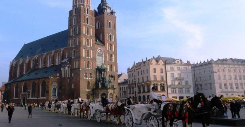 Krakow Old Town and Jewish Quarter in one guided walk - Explore Krakows Historic Old Town and Its Royal Route