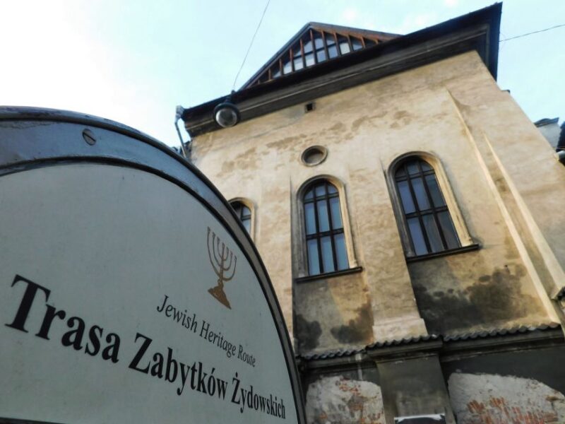 Krakow Old Town and Jewish Quarter in one guided walk - Why This Tour Stands Out
