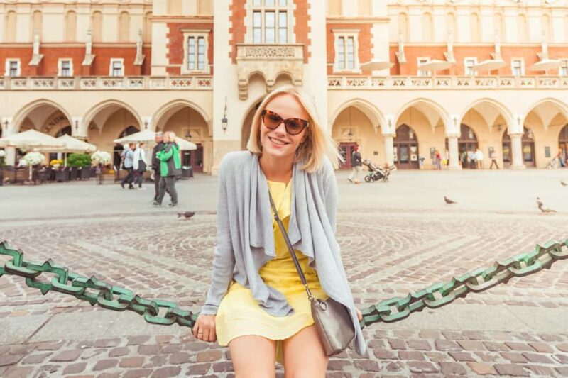 Krakow Old Town and National Museum Private Guided Tour - Key Points