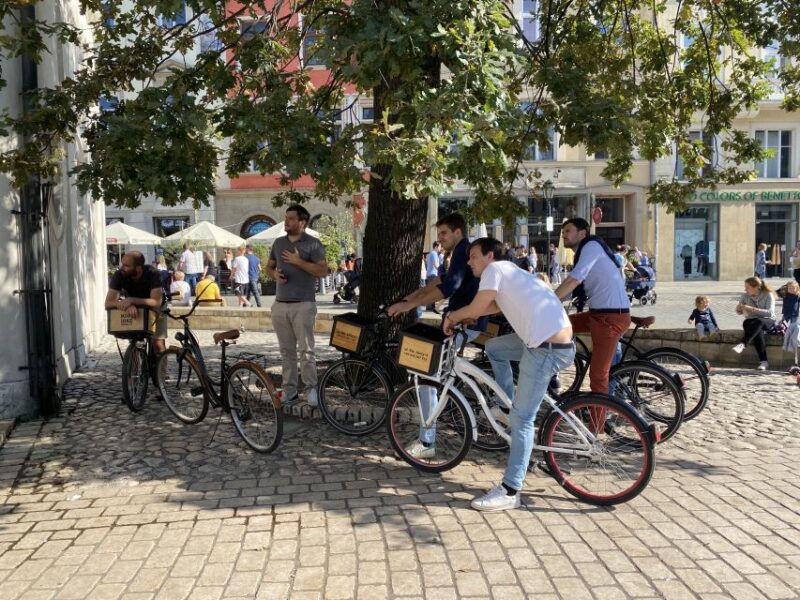 Krakow: Old Town Bike Tour with a Guide - Practicalities: Meeting Points, Group Sizes, and Accessibility