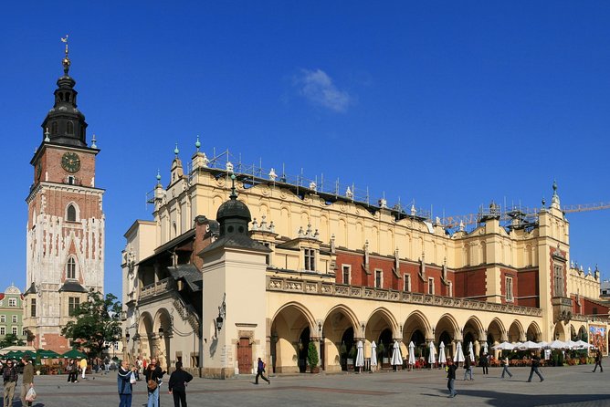 Krakow Old Town Highlights Private Walking Tour - Krakow’s Architectural and Religious Gems