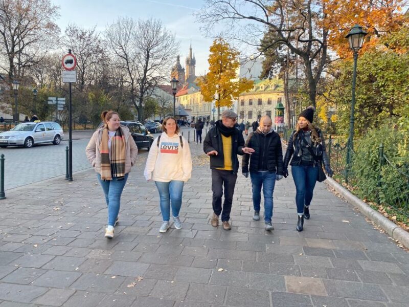 Krakow: Old Town Highlights Walking Tour - Key Points