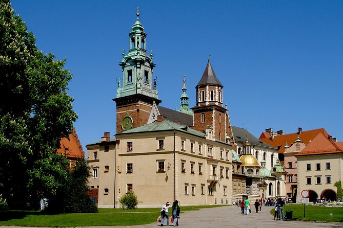 Krakow: Old Town, Jewish Kazimierz and Ghetto Sightseeing by Electric Golf Cart - Exploring Krakow’s Main Landmarks in a Short Time
