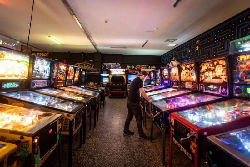 Krakow: Pinball and Arcade Museum Entry Ticket - The Bar and Lounge Area for Relaxation and Refreshments