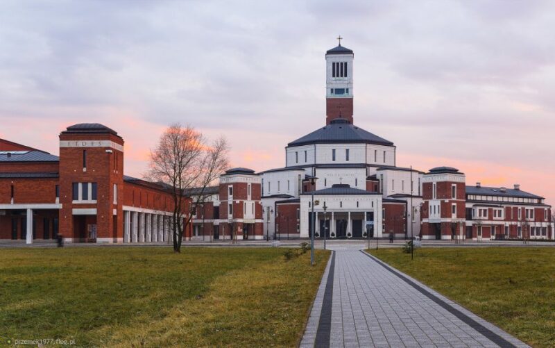 Krakow: Pope John Paul II Guided Tour with Home & Sanctuary - The Transportation and Group Size