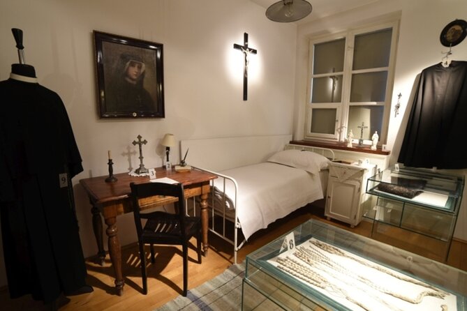 Krakow: Pope John Paul II History: Guided Tour - Home & Sanctuary - From Krakow to Wadowice: The Starting Point