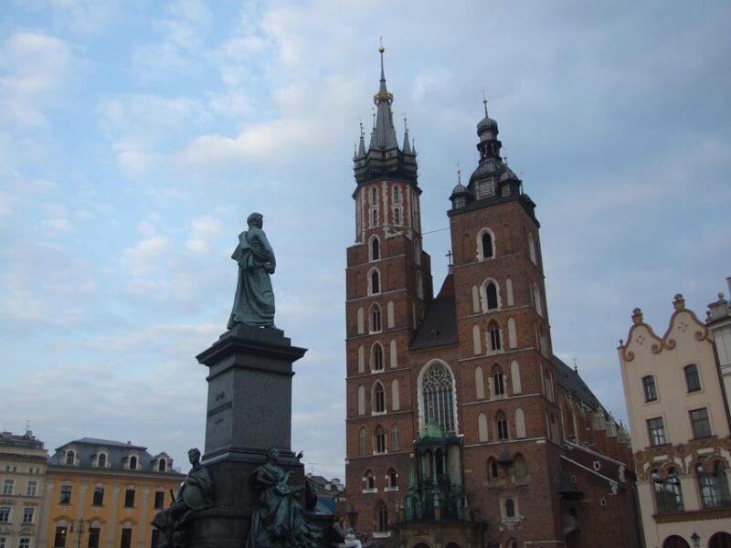 Krakow Private Tour: Old Town, Kazimierz & Wawel Hill - Key Points