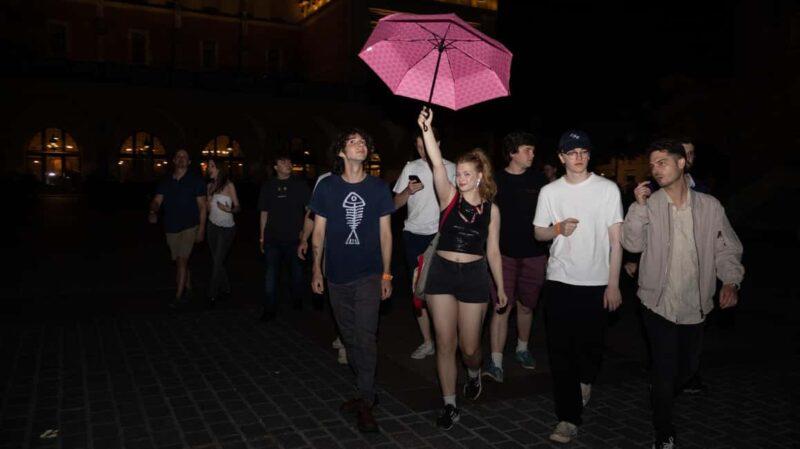 Krakow: Pub Crawl 1H Open Bar, VIP Entry & Welcome Shots - Key Points