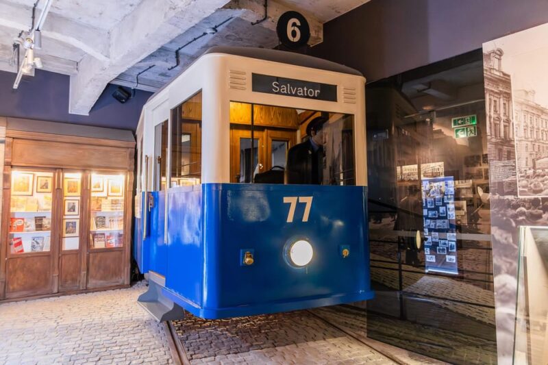 Krakow: Schindler's Factory Guided Tour - Pacing, Crowd Levels, and Group Size