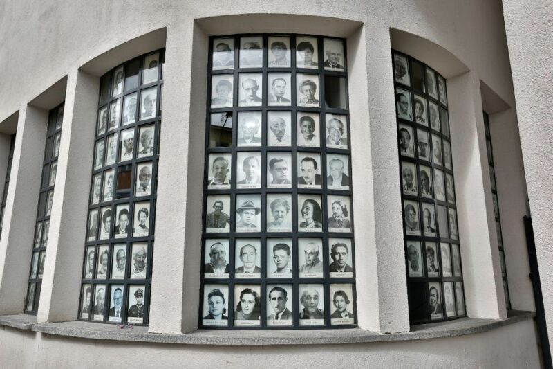 Krakow: Schindler's Factory Guided Tour with Entry Ticket - The Guided Tour Experience and Guides