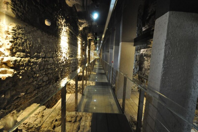 Krakow: Skip the Line Underground Museum and Old Town - Discover Krakow’s Underground Treasures and Historic Old Town