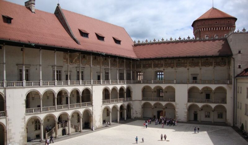 Krakow: Skip the Line Wawel Castle & Cathedral Private Tour - Why This Tour Is a Strong Choice for Visitors to Krakow