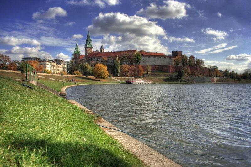 Krakow: Skip-the-Line Wawel Castle & Old Town Guided Tour - Walking the Royal Route from Wawel Hill to the Old Town