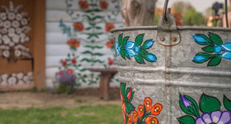 Krakow: Tour to Zalipie and Tarnow - Walking Through Zalipie’s Colorful Architecture