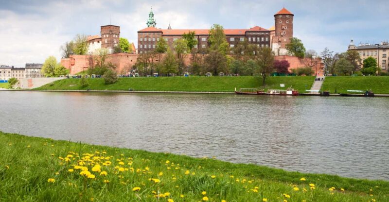 Krakow: Vistula River Cruise and Wieliczka Salt Mine Tour - Exploring Krakow’s Iconic Water Views and Cityscapes