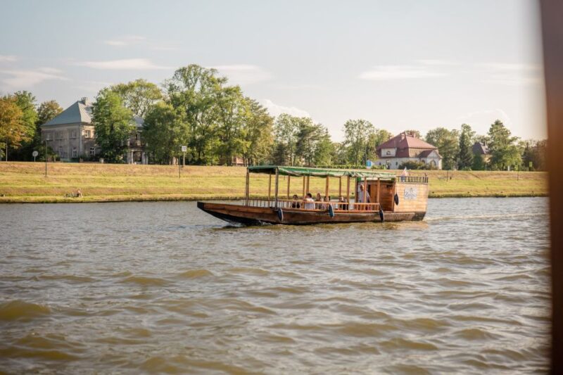 Krakow: Vistula River Sightseeing Cruise - Audio Guide: Expertly Prepared Commentary in Multiple Languages