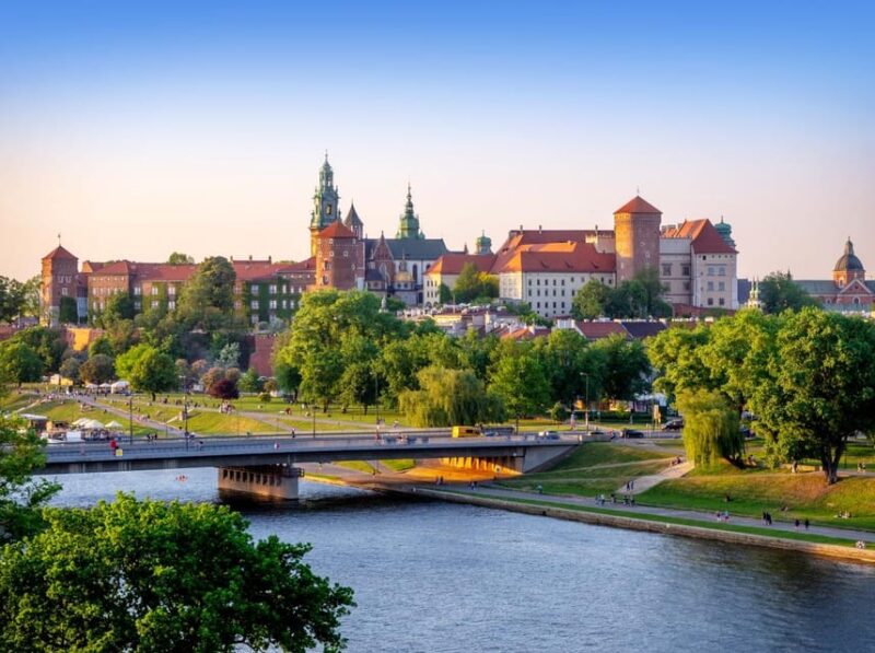 Krakow: Wawel Castle and Cathedral Guided Tour - The Significance of Wawel Cathedral in Polish History