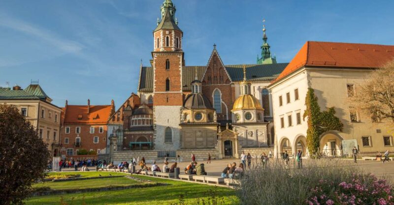 Krakow: Wawel Castle, Cathedral, Salt Mine, and Lunch - Journey to the Wieliczka Salt Mine