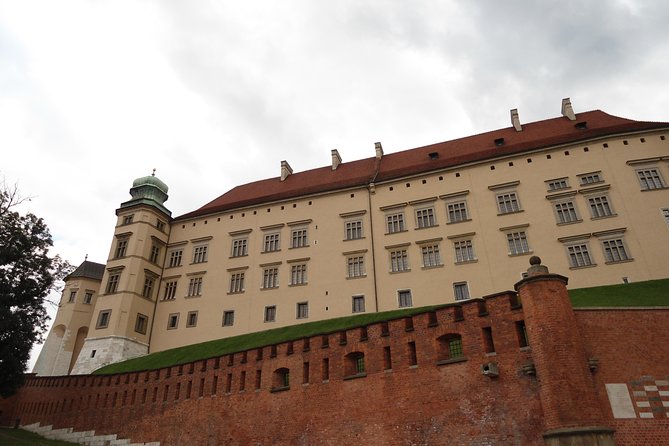 Krakow: Wawel Castle Guided Tour - Explore Wawel Castle with Expert Guides in Krakow
