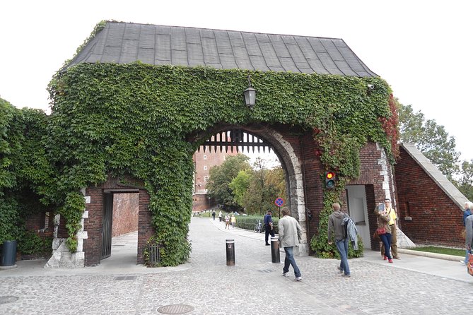 Krakow: Wawel Castle Guided Tour - Key Points