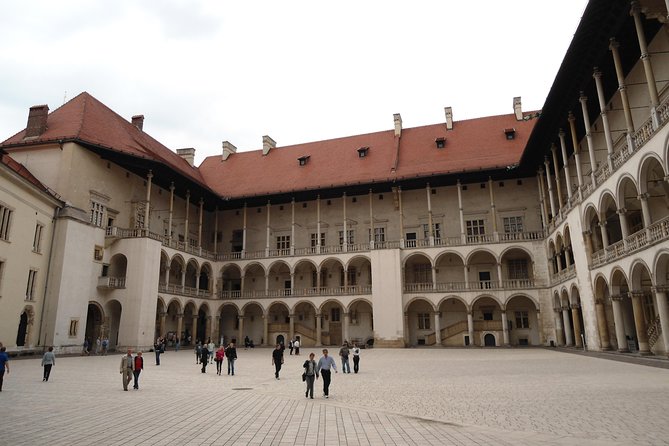 Krakow: Wawel Castle Guided Tour - The Experience with CRACOW LOCAL TOURS