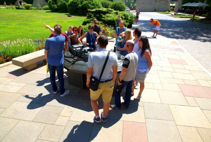 Krakow: Wawel Castle Guided Tour with Entry Tickets - Discover Wawel Castles Royal Past in Krakow