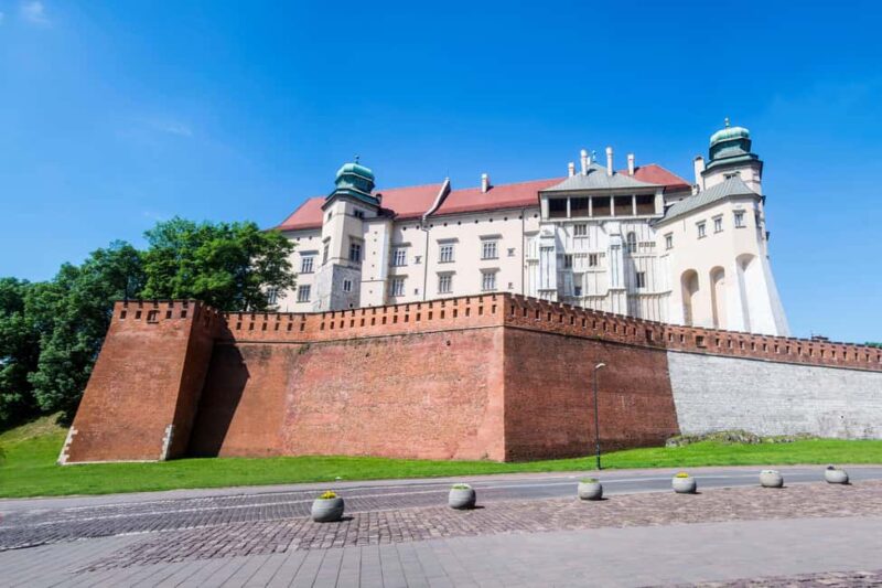 Krakow: Wawel Castle Guided Walking Tour - Suitability and Considerations