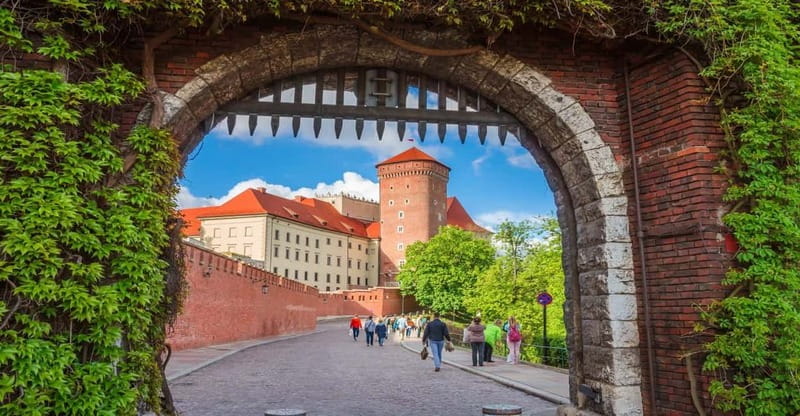 Krakow: Wawel Cathedral Guided Tour with Admission Tickets - Why This Tour Stands Out in Krakow