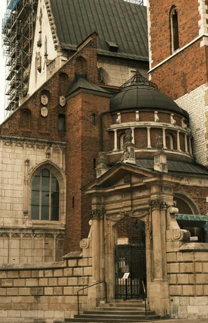 Krakow: Wawel Guided Tour  Cathedral and/or Castle - From the Meeting Point to Wawel Hill