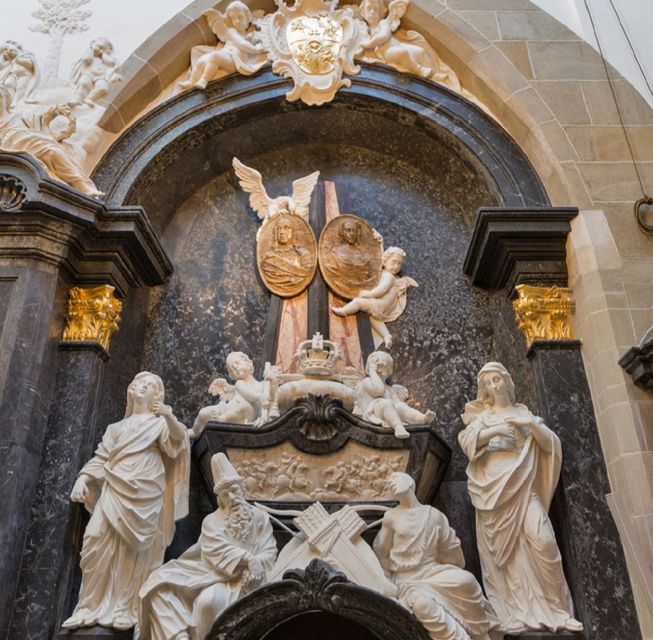 Krakow: Wawel Guided Tour with Lunch and River Cruise - Who Would Most Enjoy This Tour?