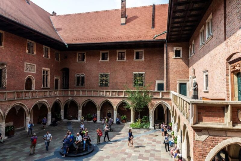 Krakow: Wawel Hill, St. Mary's Church & Underground Museum - Practical Tips for Tour Participants