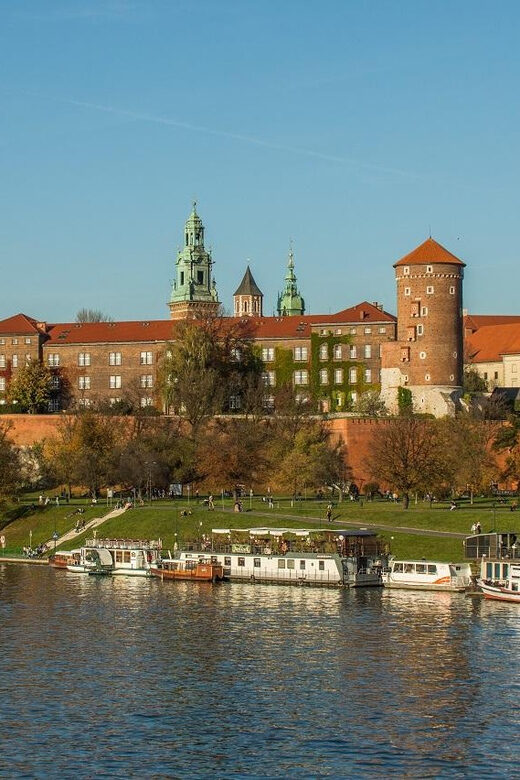 Krakow: Wawel Tour with Lunch and Vistula River Cruise - Timing, Pacing, and Accessibility